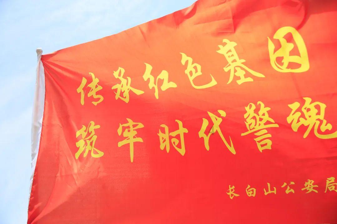 这样拍摄幼儿园小朋友的笑容 效果好但是有点费老师…“看见孩子们开心老师就开心”