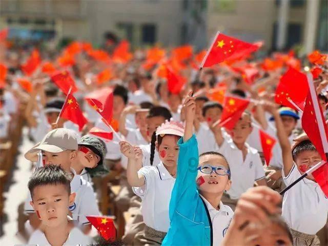 惊悚电影《逃出白垩纪》曝预告，有哪些与该片类似的电影？